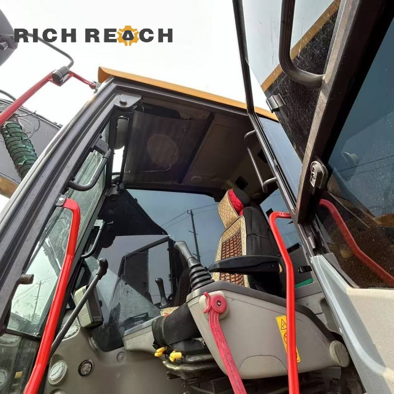Undercarriage and tracks – 2025 Volvo EC250DL crawler excavator $41,000